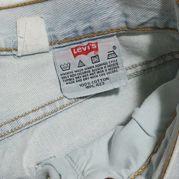 Vintage High Waisted 90s Levi's 501 Denim Shorts - Picture 5 of 6